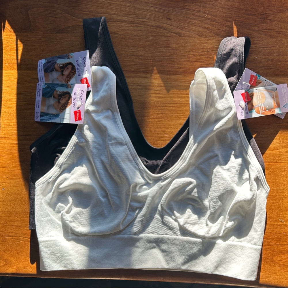 Hanes Women's Black and Cream Bras